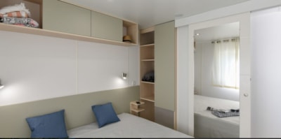 Mobile home VIA AUREA comfort 34 m2 2/6 people  air conditioning with semi-covered terr