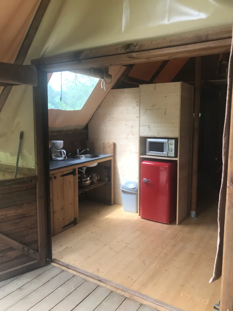 Tente Du Trappeur  Habitat 28 M² Mi-Bois, Mi Toile