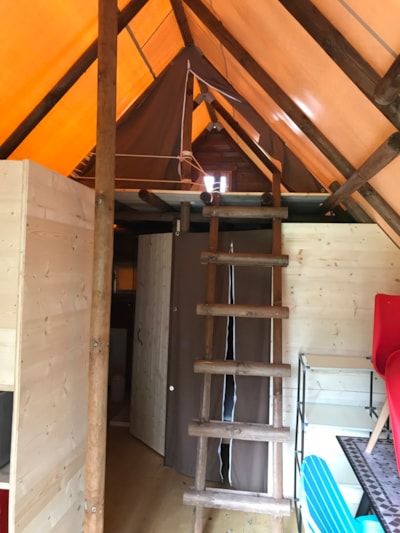 Trapper’s Tente Wood and Canvas 28 M²