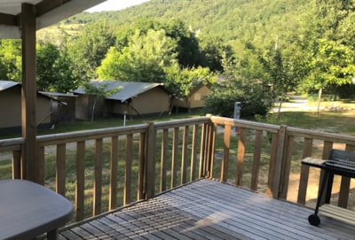 Mobile home VIA AUREA comfort 34 m2 2/6 people  air conditioning with semi-covered terr