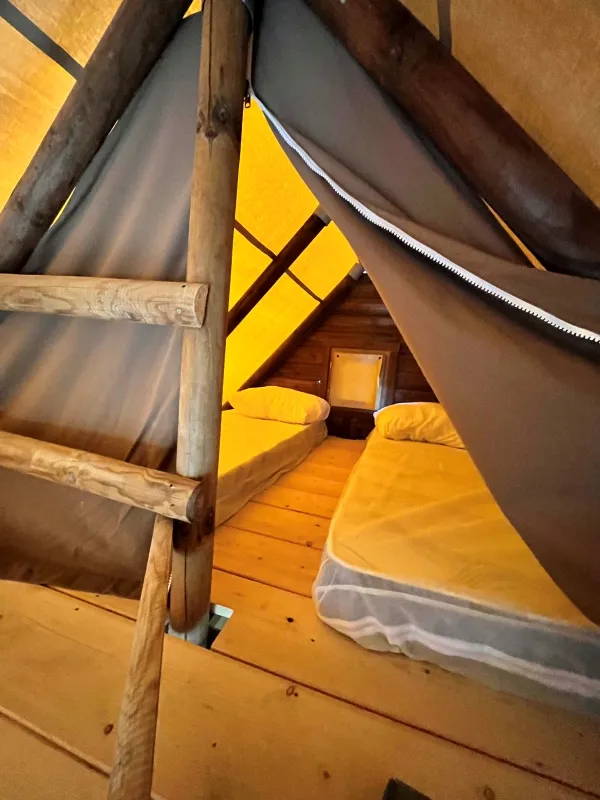 Tente Du Trappeur  Habitat 28 M² Mi-Bois, Mi Toile