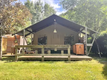 Location - Greenlodge Greencamp Hebergement Toilé  Pour 5 Personnes Avec Sanitaires Extérieurs, Hamac Et Bbq - Camping la Prade
