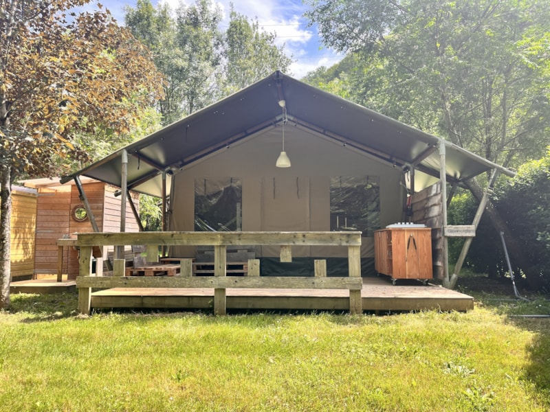 GREENLODGE GREENCAMP Tentenaccommodatie voor 5 personen met sanitair buiten, hangmat en barbecue