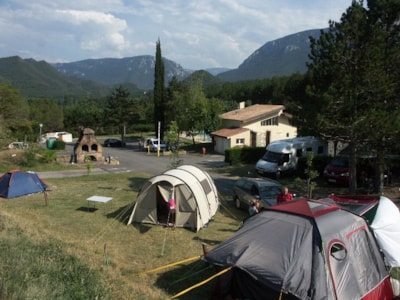 Pitch: camping-car + electricity