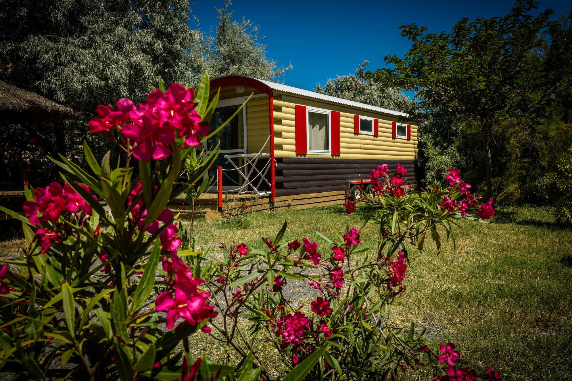 Accommodation - Gipsycar 21M² (1 Bedroom - 2 Adults + 2 Children) - Without Toilet Block - Flower Camping Soleil d'Oc
