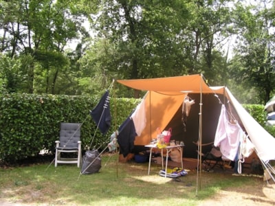 Package: Pitch + car + tent or caravan or camper van