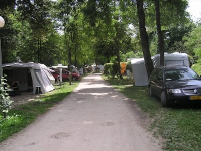 Package: Pitch + car + tent or caravan or camper van
