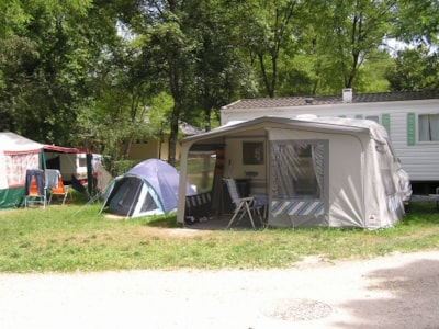 Package: Pitch + car + tent or caravan or camper van