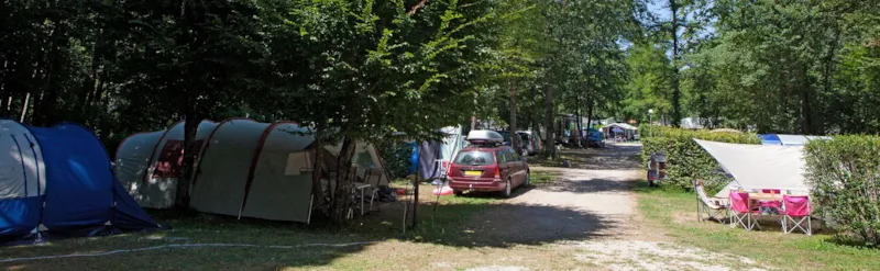 Emplacement Prémium Min 180M2 /Tente - Caravane-Camping Car