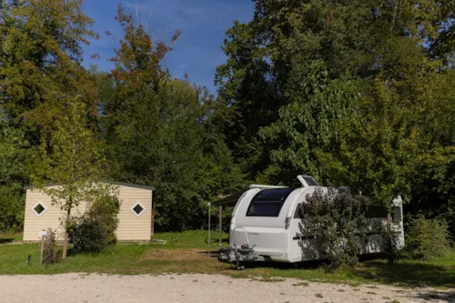 Kampeerplaats(en) - Toplocatie Min. 180M2 / Tent - Caravan-Camper - image n°4 - Camping Des 3 Lacs