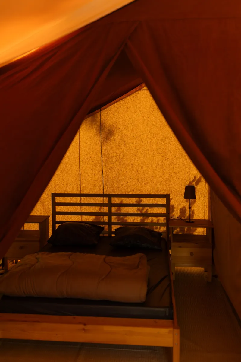 Tente (25M2)
