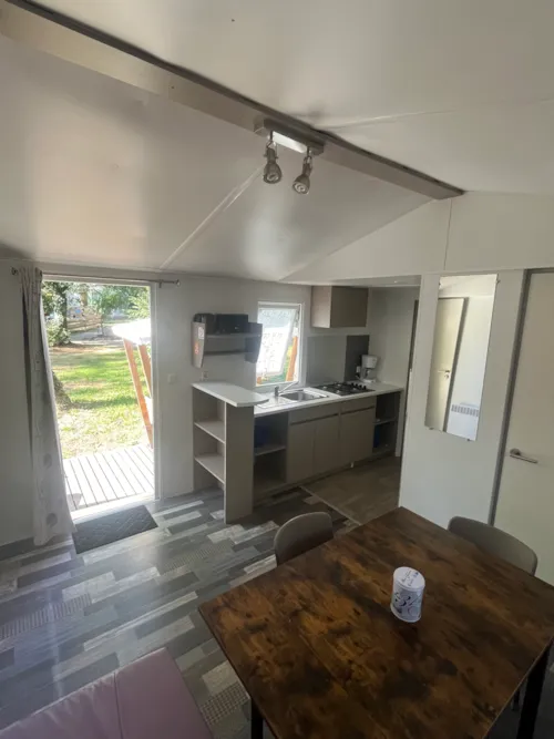 Mietunterkunft - Mobil Home Fidji( 28M2) - image n°5 - Camping Des 3 Lacs