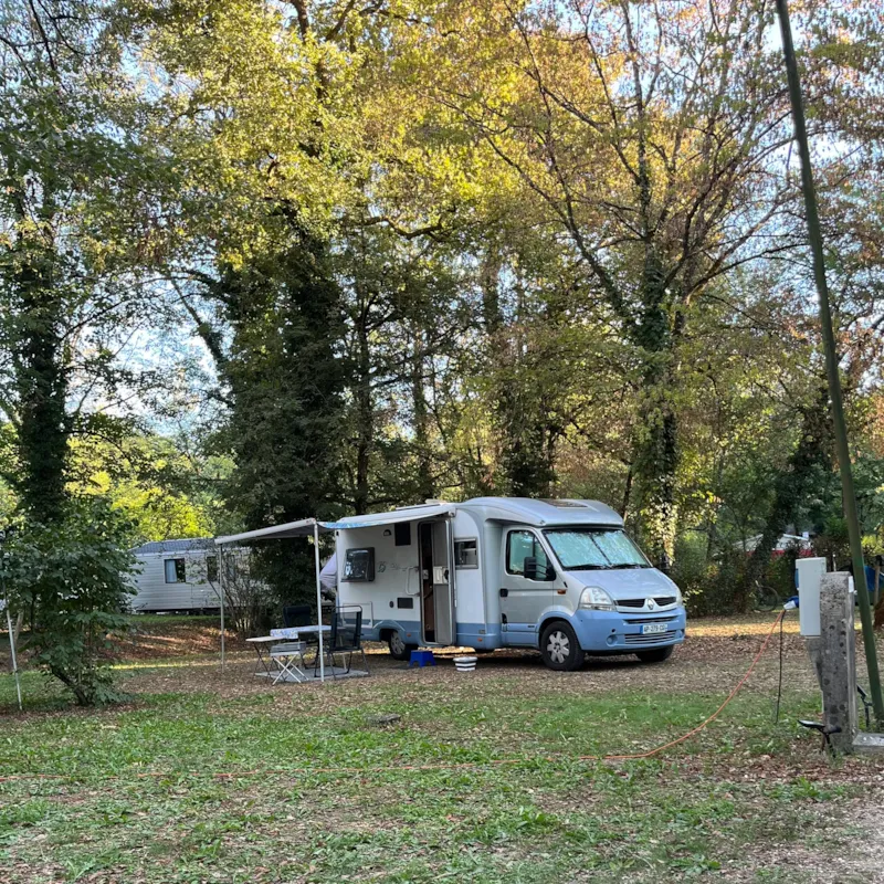Forfait : Emplacement + 1 Voiture + Tente Ou Caravane Ou Camping Car