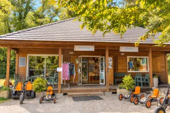 Camping Des 3 Lacs - Ucamping