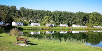 Flower Camping Des 2 Rivières - Ucamping