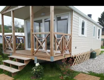 Mietunterkunft - Mobilheim Confort Tv - 2 Schlafzimmer + Terrasse - - Flower Camping Des 2 Rivières