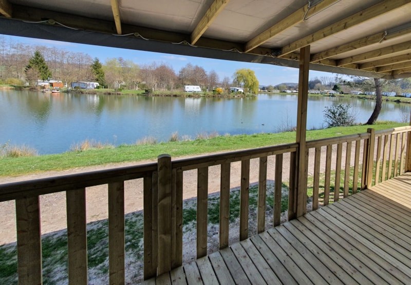 Stacaravan Confort TV - 3 slaapkamers +  terras -