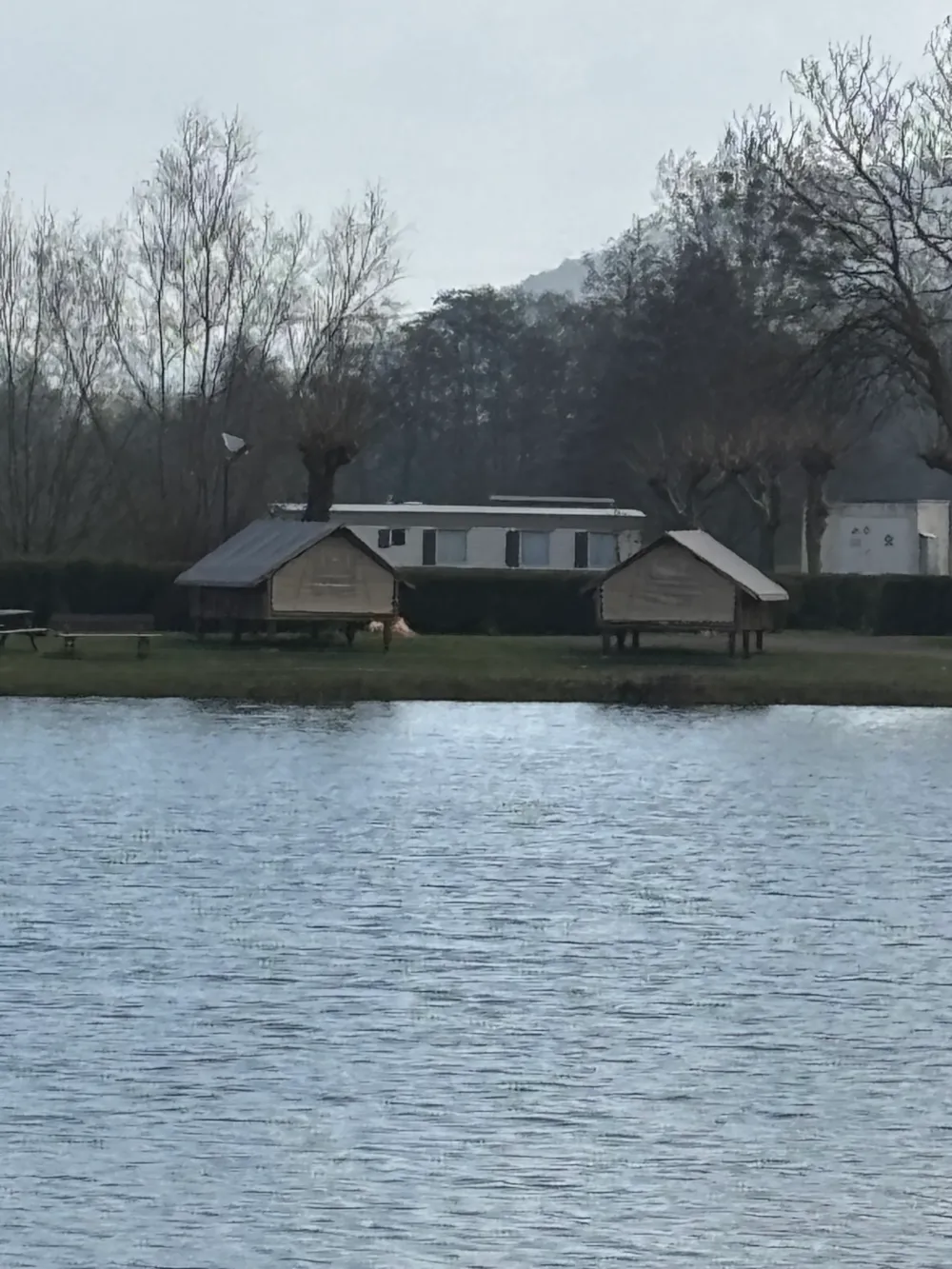 Location - Campanna (1Ch- 2Pers) Bord D'etang - Flower Camping Des 2 Rivières