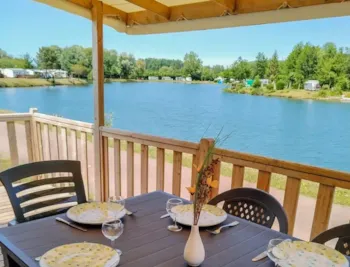 Mietunterkunft - Mobilheim Pond Edge Confort Tv - 3 Schlafzimmer + Terrasse - Flower Camping Des 2 Rivières