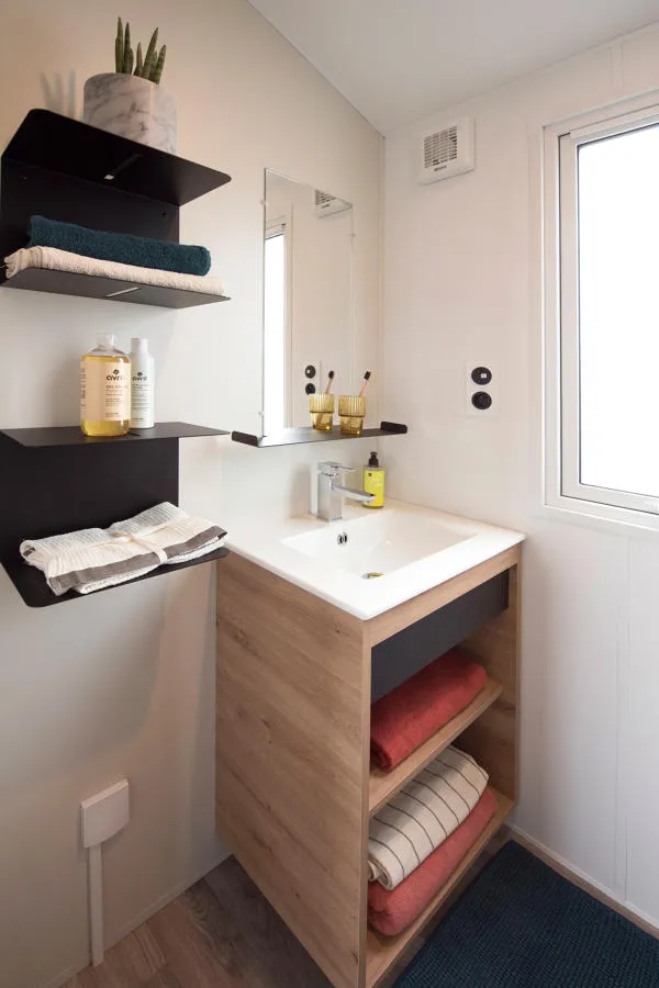 Huuraccommodatie(s) - Stacaravan 4 Slaapkamers, 2 Doucheruimtes, 2 Toiletten - Camping Les Chelles