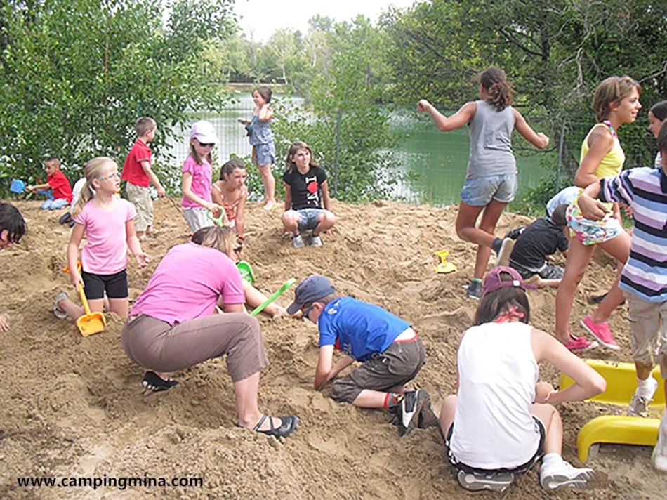  Camping Les Étangs Mina