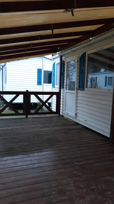 Premium mobile home camping side — 2
