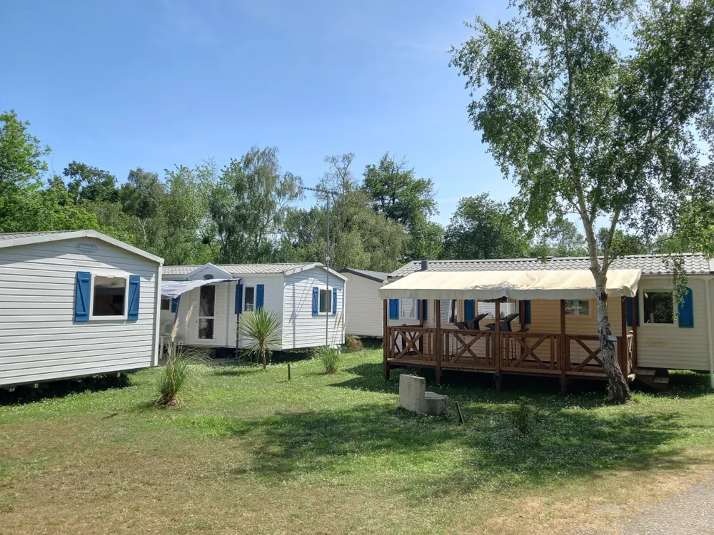 Mietunterkunft - Mobil Home Premium Côté Camping 8 Pers -  Camping Les Étangs Mina