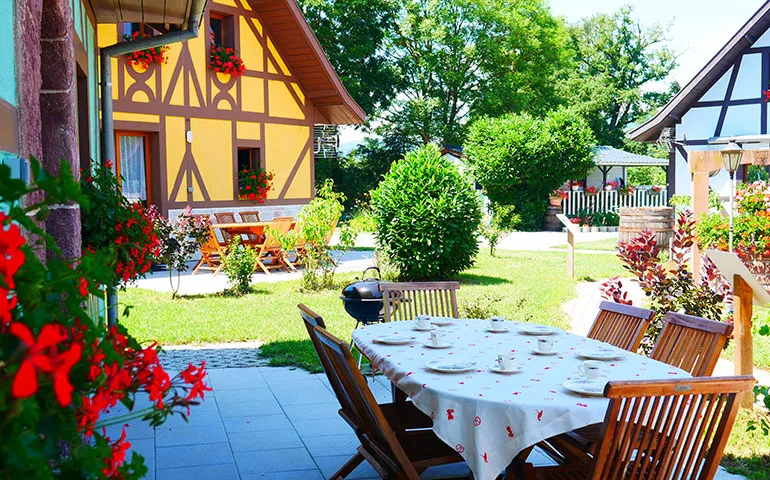 Huuraccommodatie(s) - Elzasser Chalet 6 Personen - Camping Les Castors