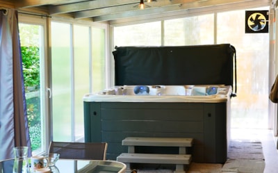 Container hot tube and sauna
