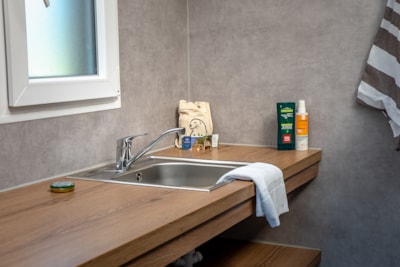 Location : with sanitary facilities — 2