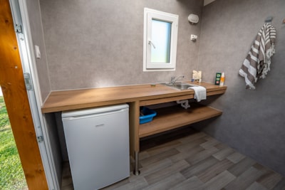 Location : with sanitary facilities — 4