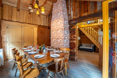Log Cabin Grand Ballon