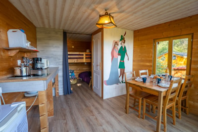 Suspended cabin Robin Hood