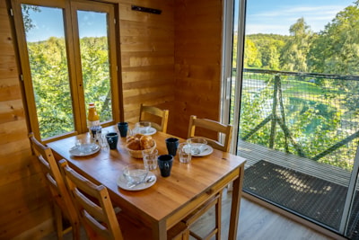 Suspended cabin Robin Hood