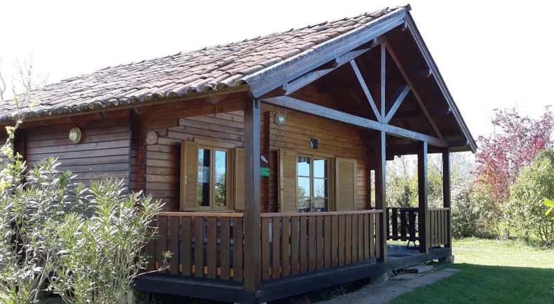 Chalet Confort Plus 2 Ch - Clim - Lv - Tv - Bbq - Ménage* - 35 M2 + Terrasse Couverte De 14 M2