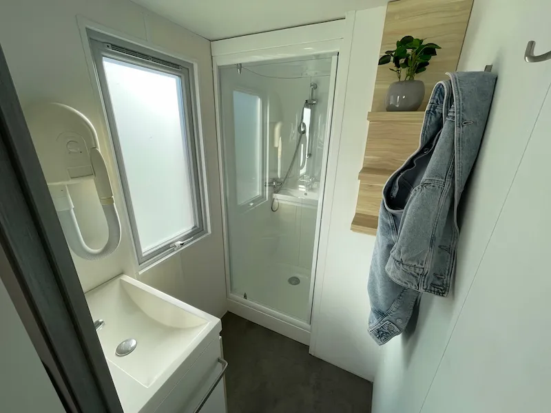 Bungalow 2 Cosy 2 Ch - Clim - Tv - Bbq - Ménage* -  31M2 + Terrasse Couverte