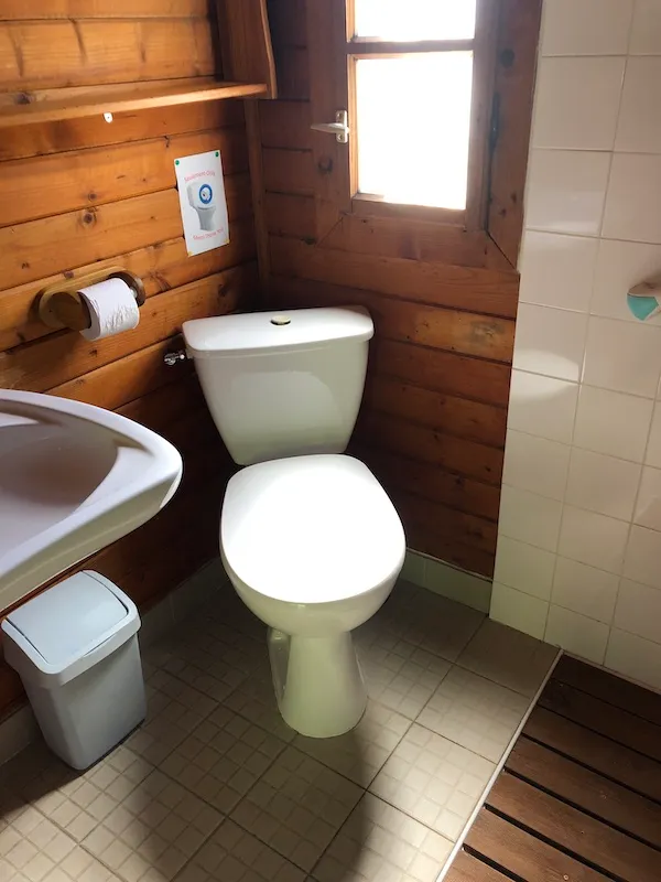 Chalet Pmr Confort - 1 Ch - Clim - Tv - Bbq - Ménage* - 35M2 + Terrasse Couverte De 14M2