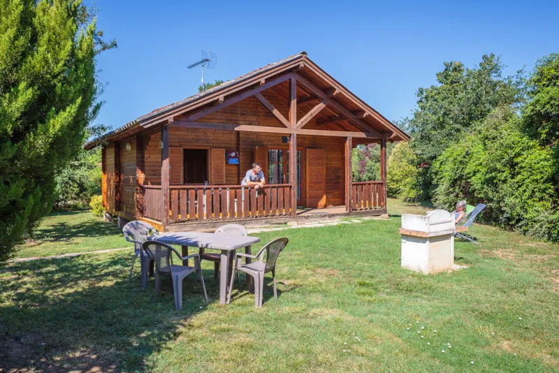 Chalet Confort Plus 2 Ch - Clim - Lv - Tv - Bbq - Ménage* - 35 M2 + Terrasse Couverte De 14 M2