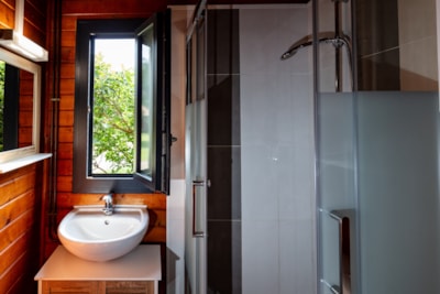 CHALET 2 bedrooms air-conditioned CONFORT - 35m2 - covered terrace of 14m2 - HOUSEHOLD INCLUDED*