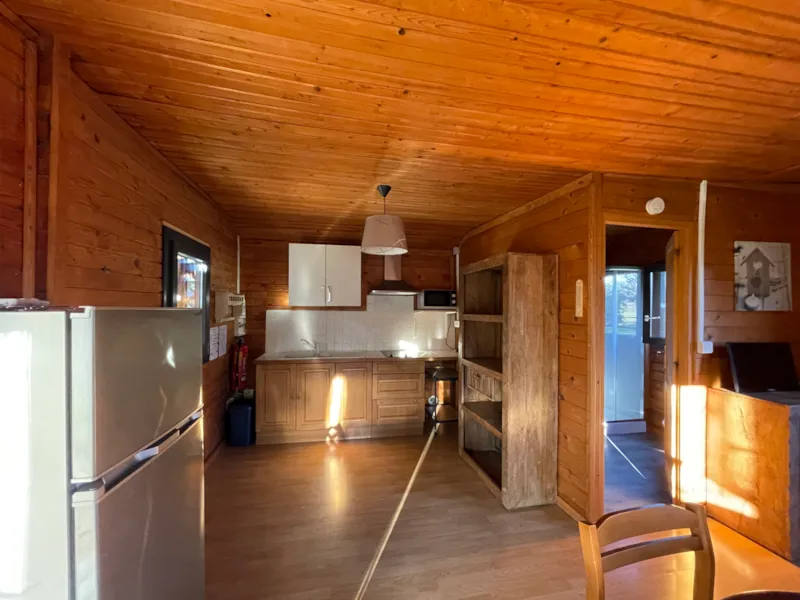 Chalet Loft Confort - 1 Grande Pièce -  Clim - Tv - Bbq - Ménage* - 35M2 + Terrasse Couverte De 14M2