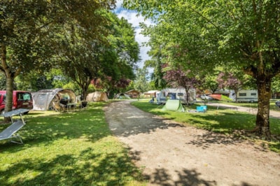 Flower Camping Le Soleil des Bastides
