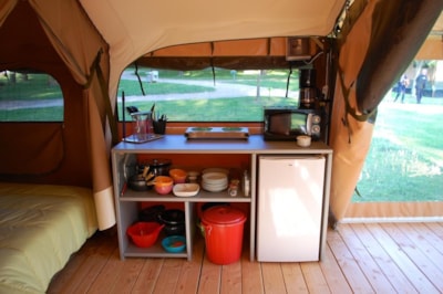 Lodge Victoria Standard 20m² 2 bedrooms + sheltered terrace 10m² (without toilet blocks)