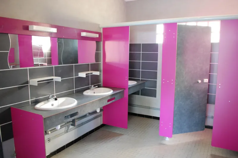 Forfait Confort (1 Tente, Caravane Ou Camping-Car / 1 Voiture / Électricité 10A)