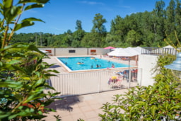 Camping Le Soleil des Bastides - image n°12 - Roulottes