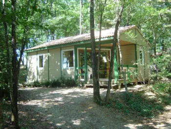 Location - Bungalow Confort 5Pers 38,50M² Avec Terrasse Couverte 2 Chambres Situation Ombragé Et Mi-Ombragé - Camping du Chêne Vert