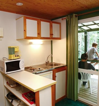 BUNGALOW Classic 4pers 30m² sheltered terrace 2 bedrooms — 2