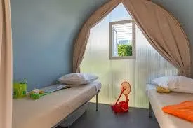 Coco Insolite 4Pers 16M² Sans Sanitaire 2 Chambres Situation Ombragé