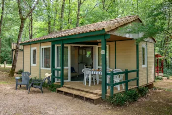 Location - Bungalow Classic 5Pers 36M² Avec Terrasse Couverte 2 Chambres Situation Ombragé - Camping du Chêne Vert