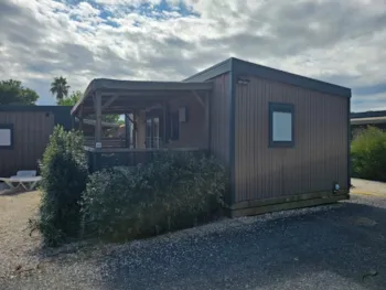 Location - Mh Premium+/  Clim, Télé, 2 Chambres Avec Sdd, 1 Wc, Draps Et Serviettes De Toilette - Camping du Chêne Vert