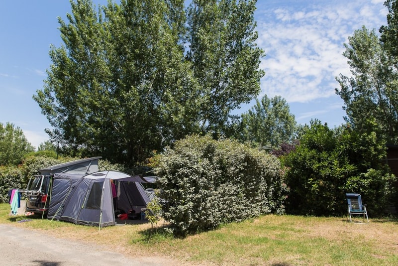 Camping Pitch Access Motorhome / Caravan